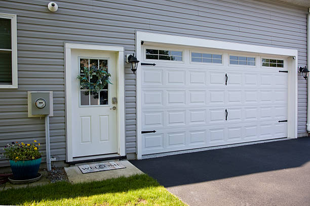 24/7 Emergency Garage Door Panel Replacement experts in Clarksville, VA